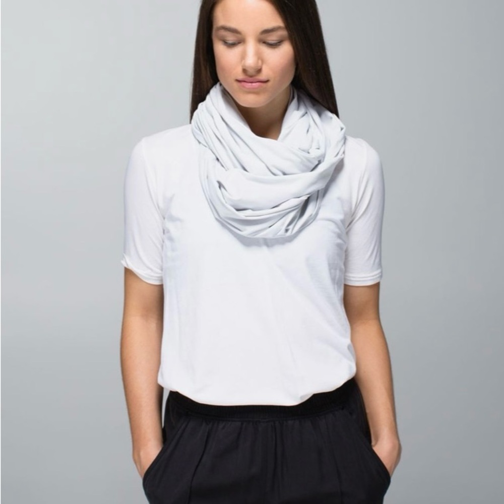 Lululemon Vinyasa Scarf Wee Stripe White Silver Spoon